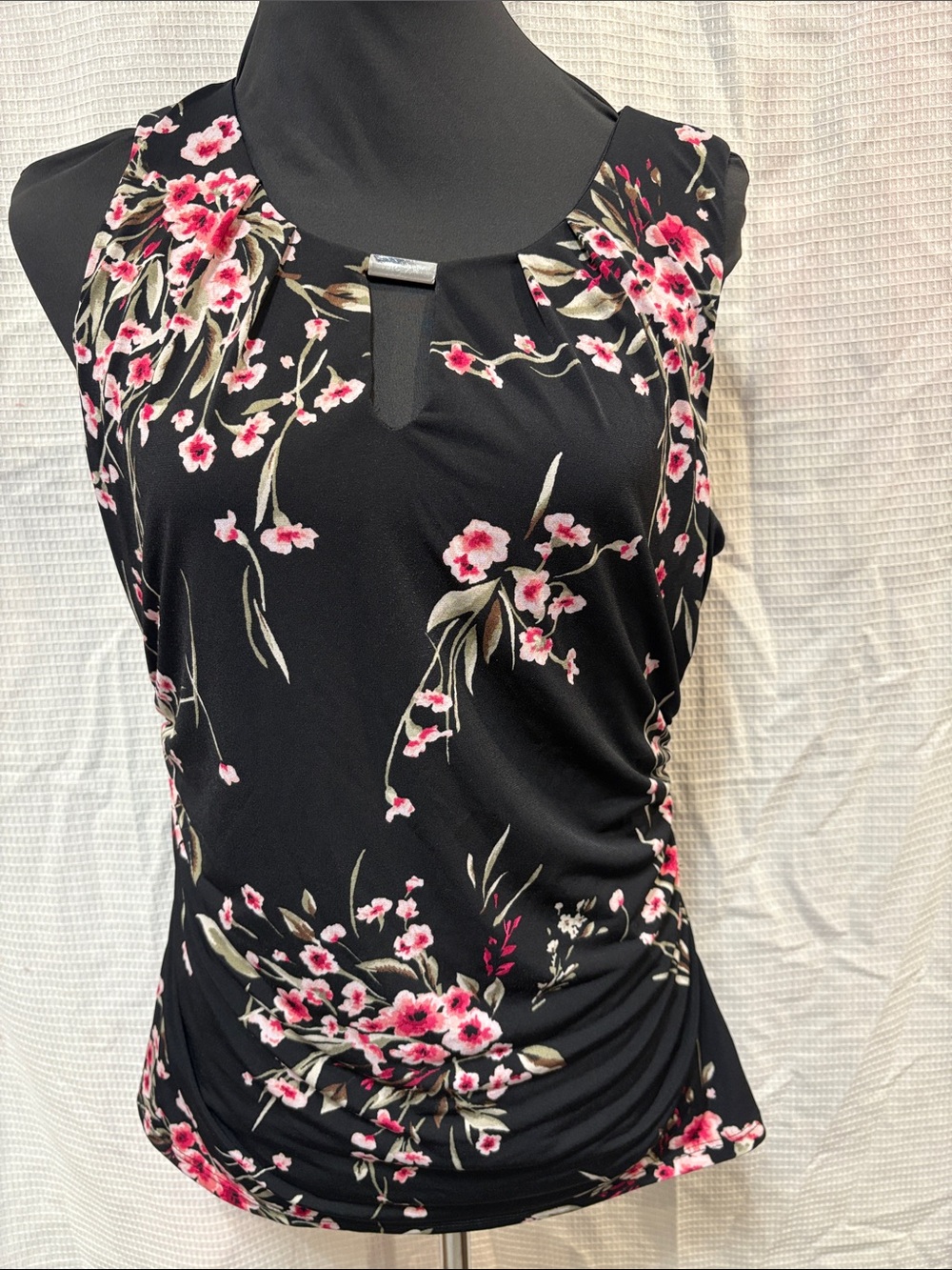 White House Black Market Black Floral Keyhole Tank Top